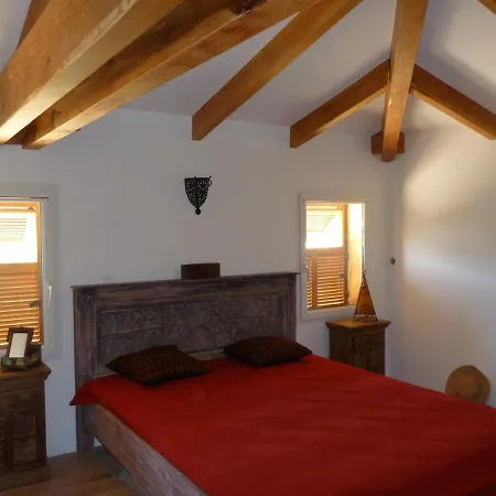 Tres Agreable Avec Piscine Balneo Et Vue * Propriano (Corsica)